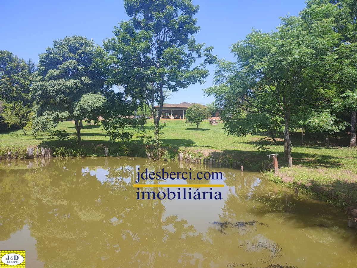 Chácara à venda com 2 quartos, 200m² - Foto 11