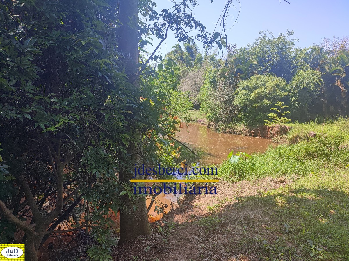Chácara à venda com 2 quartos, 200m² - Foto 12